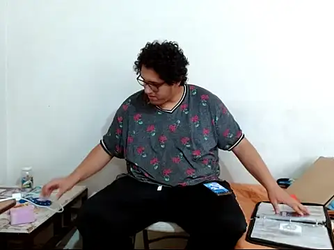 Snapshot of MeisanPaul chatting on 11/27/25, 09:06 MeisanPaul online show from 11/27/25, 09:06