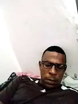 Snapshot of gonzalo-1 chatting on 10/14/25, 07:14 gonzalo-1 online show from 10/14/25, 07:14