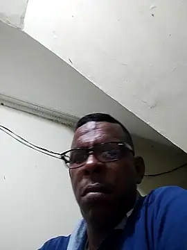 Snapshot of gonzalo-1 chatting on 10/15/25, 07:19 gonzalo-1 online show from 10/15/25, 07:19