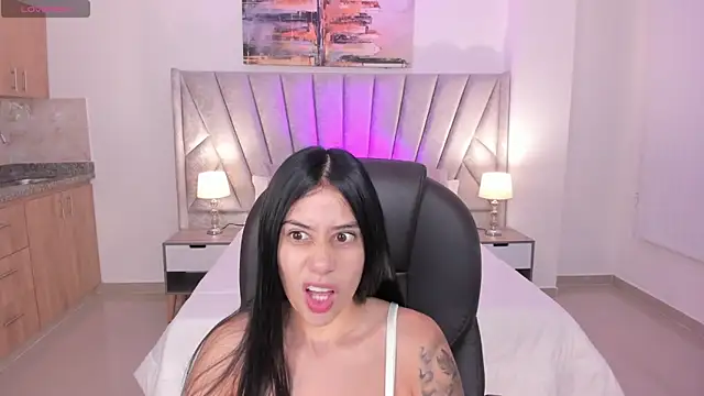 Snapshot of miranda_crawfor chatting on 09/18/25, 11:23 miranda crawfor online show from 09/18/25, 11:23