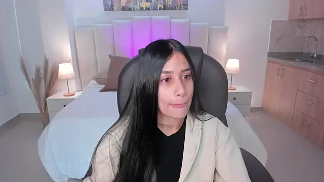 Snapshot of miranda_crawfor chatting on 10/08/25, 12:25 miranda crawfor online show from 10/08/25, 12:25