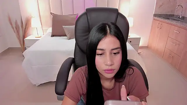 Snapshot of miranda_crawfor chatting on 10/09/25, 11:58 miranda crawfor online show from 10/09/25, 11:58