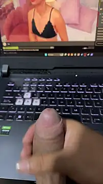 Snapshot of AndyRico18 chatting on 02/12/26, 08:20 AndyRico18 online show from 02/12/26, 08:20