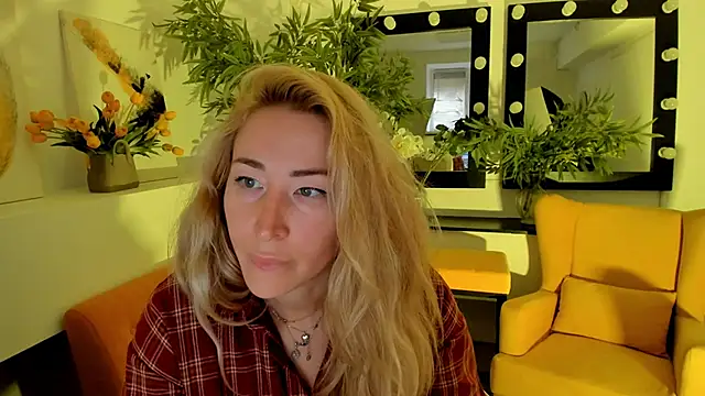 AstraMonroe online show from 10/01/25, 04:18