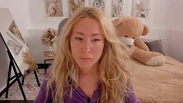 Snapshot of AstraMonroe chatting on 03/15/26, 07:58 AstraMonroe online show from 03/15/26, 07:58