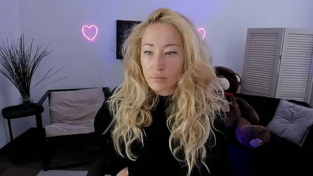 Snapshot of AstraMonroe chatting on 03/17/26, 07:44 AstraMonroe online show from 03/17/26, 07:44