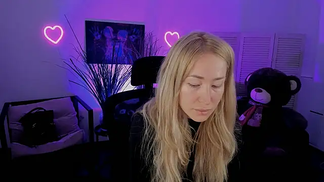 Snapshot of AstraMonroe chatting on 04/03/26, 01:14 AstraMonroe online show from 04/03/26, 01:14