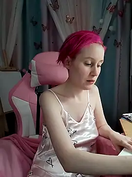 Fuzzy Unicorn online show from 12/01/25, 07:52