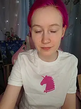 Snapshot of Fuzzy_Unicorn chatting on 04/13/26, 10:10 Fuzzy Unicorn online show from 04/13/26, 10:10