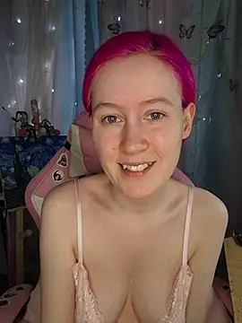 Snapshot of Fuzzy_Unicorn chatting on 04/14/26, 09:59 Fuzzy Unicorn online show from 04/14/26, 09:59