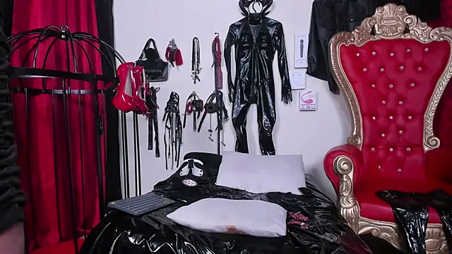 LiliThara online show from 11/14/25, 09:19