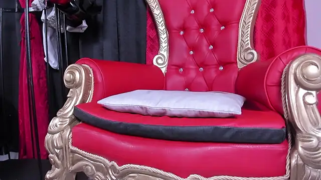 Snapshot of LiliThara chatting on 01/17/26, 06:18 LiliThara online show from 01/17/26, 06:18