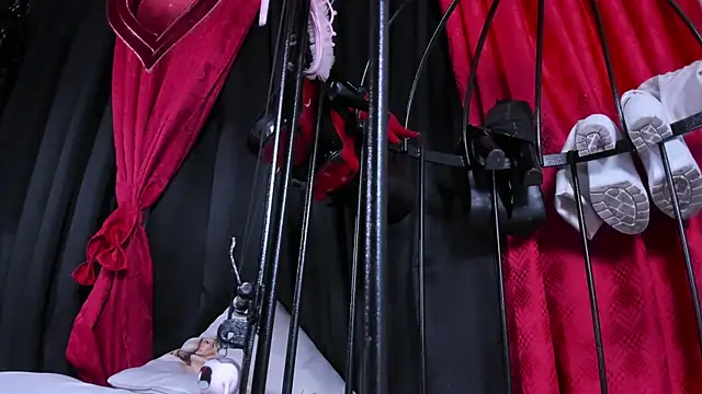 Snapshot of LiliThara chatting on 02/24/26, 10:35 LiliThara online show from 02/24/26, 10:35