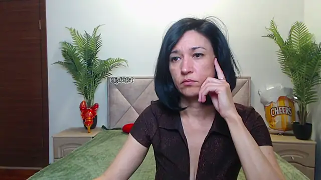 Snapshot of CameronEnns chatting on 10/01/25, 12:22 CameronEnns online show from 10/01/25, 12:22