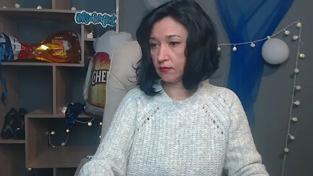 Snapshot of CameronEnns chatting on 10/07/25, 06:21 CameronEnns online show from 10/07/25, 06:21