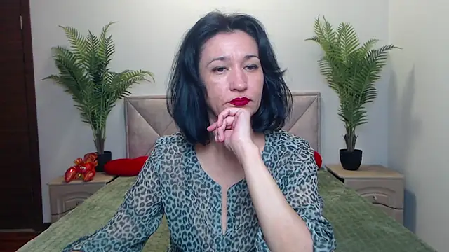 Snapshot of CameronEnns chatting on 10/12/25, 06:23 CameronEnns online show from 10/12/25, 06:23