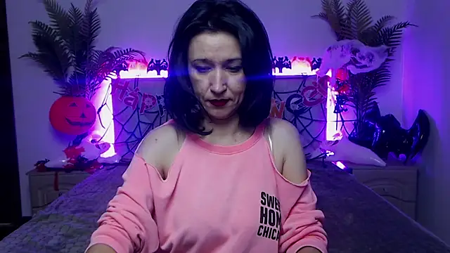 Snapshot of CameronEnns chatting on 10/16/25, 12:39 CameronEnns online show from 10/16/25, 12:39