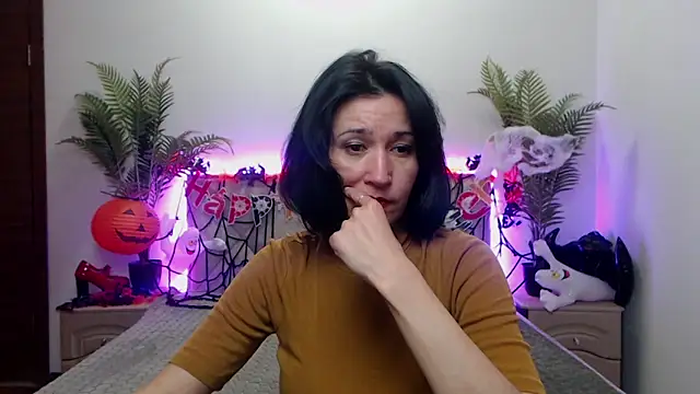 Snapshot of CameronEnns chatting on 10/21/25, 12:39 CameronEnns online show from 10/21/25, 12:39