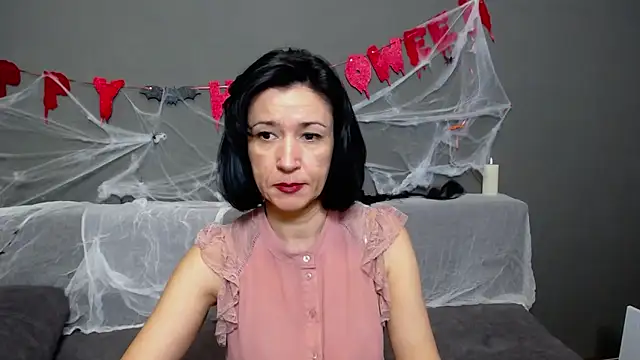 Snapshot of CameronEnns chatting on 10/23/25, 06:23 CameronEnns online show from 10/23/25, 06:23