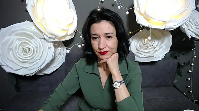 Snapshot of CameronEnns chatting on 11/04/25, 01:21 CameronEnns online show from 11/04/25, 01:21