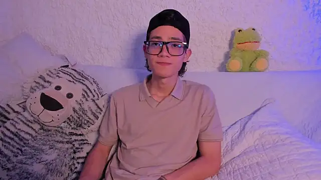 Snapshot of thiago_kinghot chatting on 09/10/25, 06:57 thiago kinghot online show from 09/10/25, 06:57