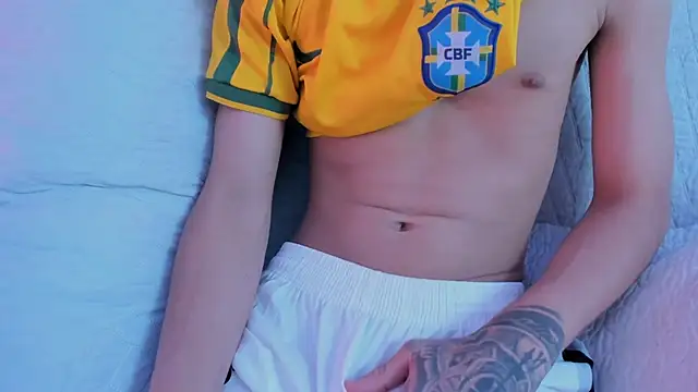 Snapshot of thiago_kinghot chatting on 09/27/25, 06:18 thiago kinghot online show from 09/27/25, 06:18