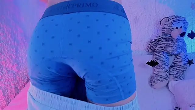 Snapshot of thiago_kinghot chatting on 10/04/25, 05:27 thiago kinghot online show from 10/04/25, 05:27