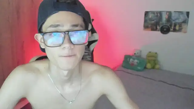 Snapshot of thiago_kinghot chatting on 10/06/25, 10:40 thiago kinghot online show from 10/06/25, 10:40