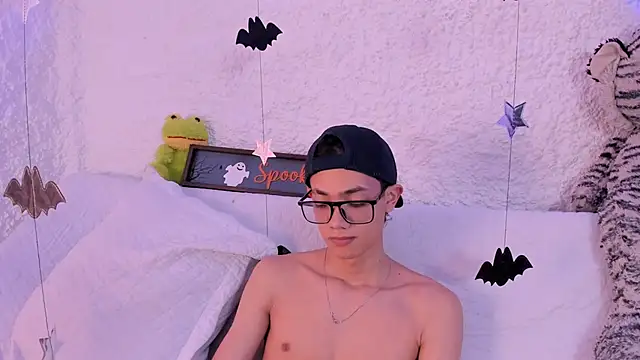 Snapshot of thiago_kinghot chatting on 10/10/25, 12:26 thiago kinghot online show from 10/10/25, 12:26