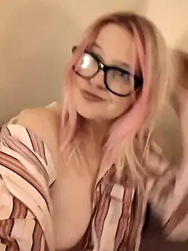 SuzieSub online show from 09/13/25, 10:31