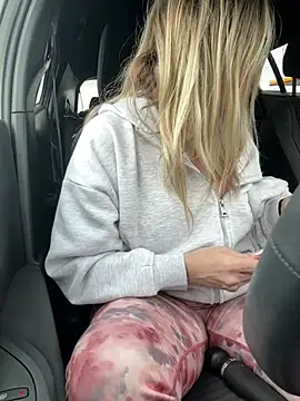 SuzieSub online show from 04/14/26, 02:56