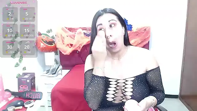 Snapshot of Julieta_curvy69 chatting on 10/07/25, 12:02 Julieta curvy69 online show from 10/07/25, 12:02