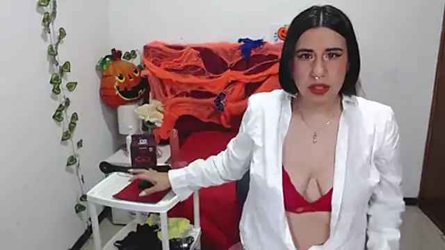 Snapshot of Julieta_curvy69 chatting on 10/24/25, 12:12 Julieta curvy69 online show from 10/24/25, 12:12