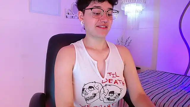 Snapshot of jeroharper chatting on 09/15/25, 02:50 jeroharper online show from 09/15/25, 02:50