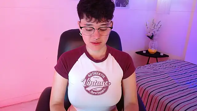 Snapshot of jeroharper chatting on 09/27/25, 02:44 jeroharper online show from 09/27/25, 02:44