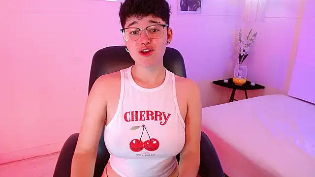 Snapshot of jeroharper chatting on 10/10/25, 02:49 jeroharper online show from 10/10/25, 02:49