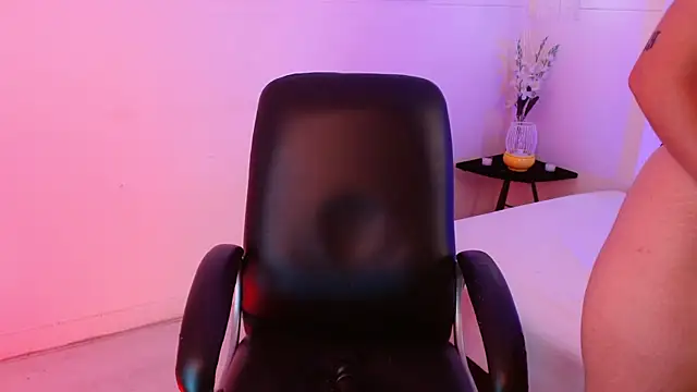 Snapshot of jeroharper chatting on 10/12/25, 04:39 jeroharper online show from 10/12/25, 04:39