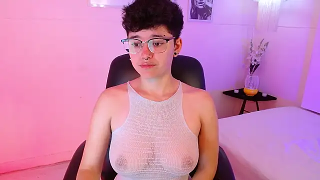 Snapshot of jeroharper chatting on 10/22/25, 03:45 jeroharper online show from 10/22/25, 03:45