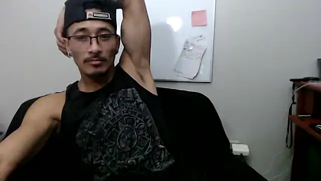 Snapshot of tanjir020 chatting on 02/08/26, 05:33 tanjir020 online show from 02/08/26, 05:33