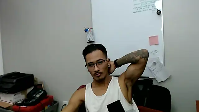 Snapshot of tanjir020 chatting on 02/22/26, 02:26 tanjir020 online show from 02/22/26, 02:26