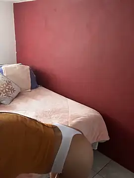 Snapshot of Bamby_milflatina chatting on 10/10/25, 06:07 Bamby milflatina online show from 10/10/25, 06:07