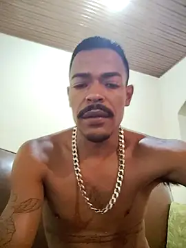 Snapshot of lacoste12 chatting on 10/27/25, 01:09 lacoste12 online show from 10/27/25, 01:09