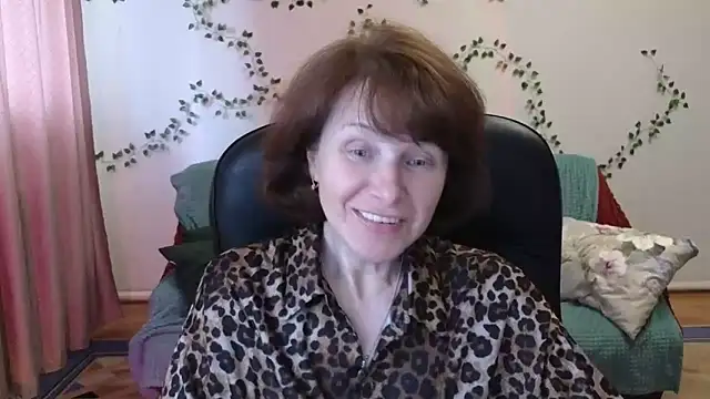 Lia Tito online show from 04/11/26, 07:45