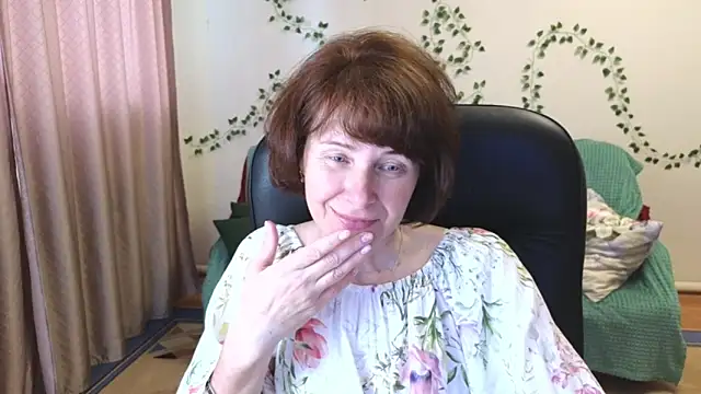 Snapshot of Lia_Tito chatting on 06/17/26, 05:54 Lia Tito online show from 06/17/26, 05:54