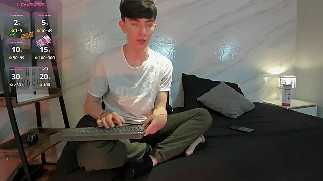 Snapshot of mathias_saenz chatting on 09/12/25, 07:14 mathias saenz online show from 09/12/25, 07:14