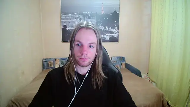 Snapshot of AdamDickens chatting on 04/21/26, 09:50 AdamDickens online show from 04/21/26, 09:50