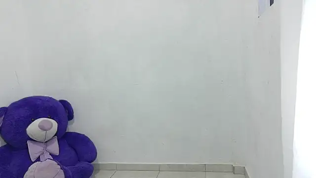 Snapshot of NataliaAr- chatting on 05/17/26, 11:01 NataliaAr- online show from 05/17/26, 11:01