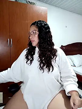 Ivy horse  online show from 12/18/25, 01:33