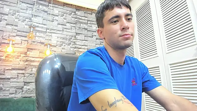 mike whitee online show from 09/23/25, 05:43