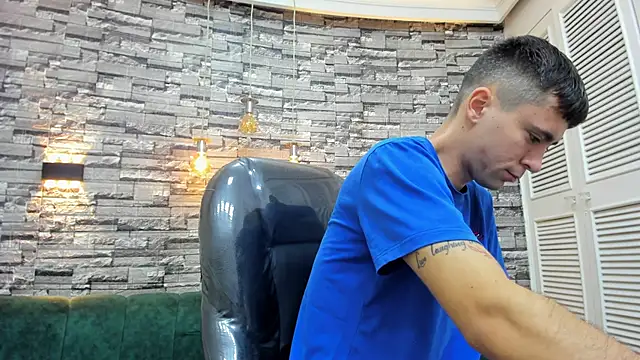 mike whitee online show from 09/27/25, 09:36